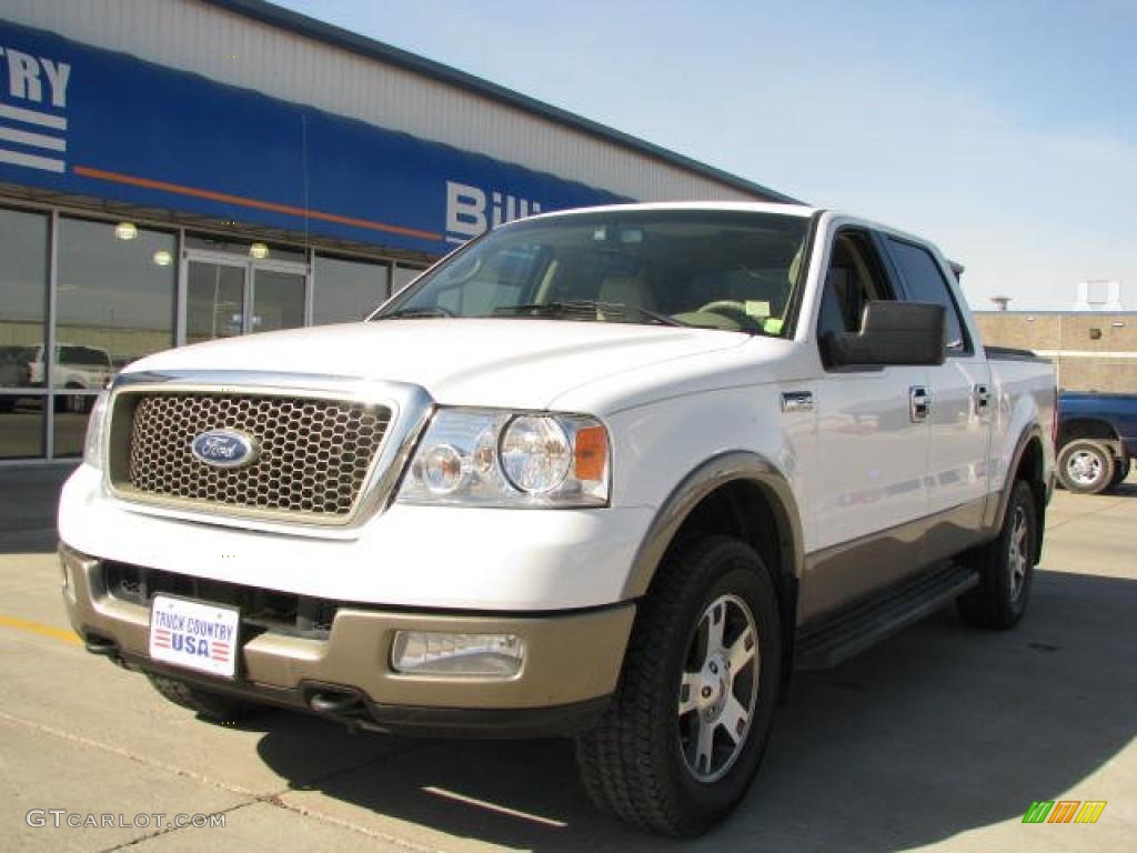 2004 F150 Lariat SuperCrew 4x4 - Oxford White / Tan photo #2