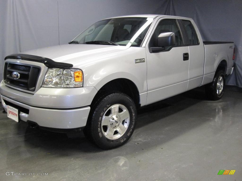 2007 F150 STX SuperCab 4x4 - Silver Metallic / Medium Flint photo #1