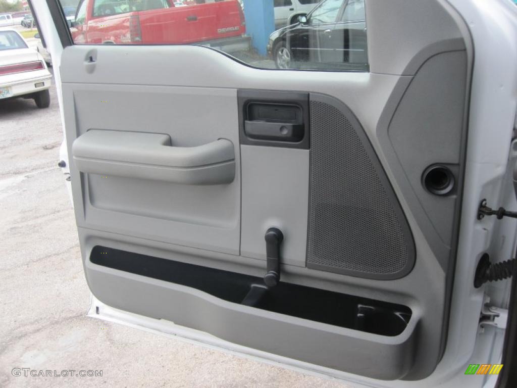 2006 F150 XL SuperCab - Oxford White / Medium/Dark Flint photo #22