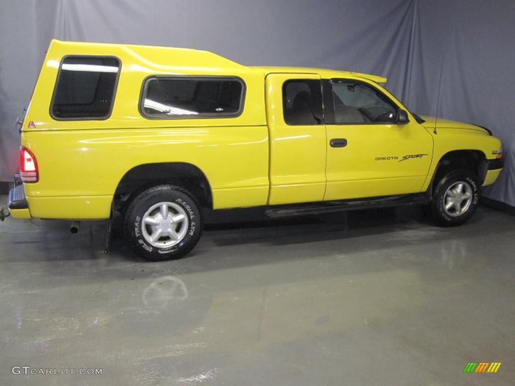 1999 Dakota Sport Extended Cab 4x4 - Solar Yellow / Agate photo #4