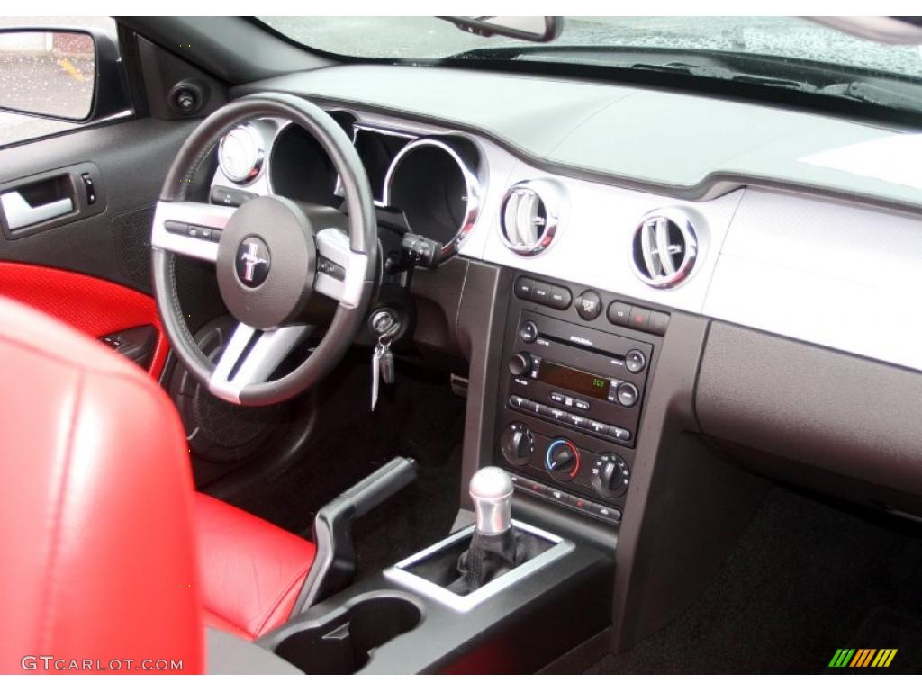 2007 Mustang GT Premium Convertible - Alloy Metallic / Black/Red photo #7