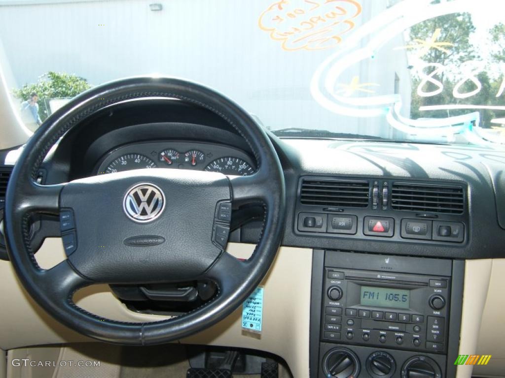 2002 Jetta GLS 1.8T Wagon - Black / Beige photo #18