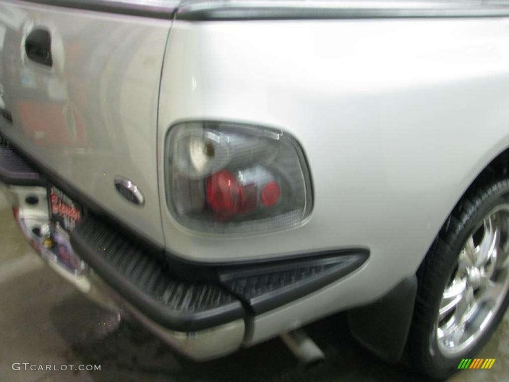 2002 F150 XLT Regular Cab - Silver Metallic / Dark Graphite photo #13