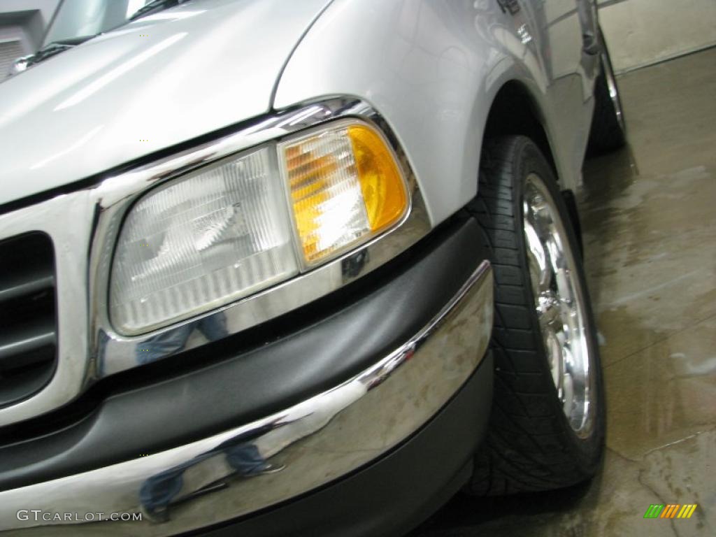 2002 F150 XLT Regular Cab - Silver Metallic / Dark Graphite photo #16