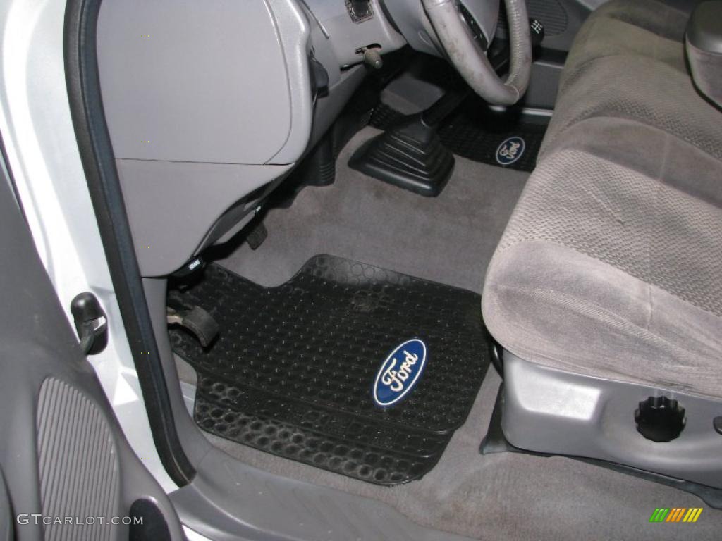 2002 F150 XLT Regular Cab - Silver Metallic / Dark Graphite photo #25