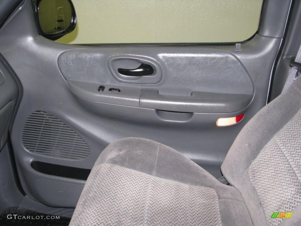 2002 F150 XLT Regular Cab - Silver Metallic / Dark Graphite photo #34