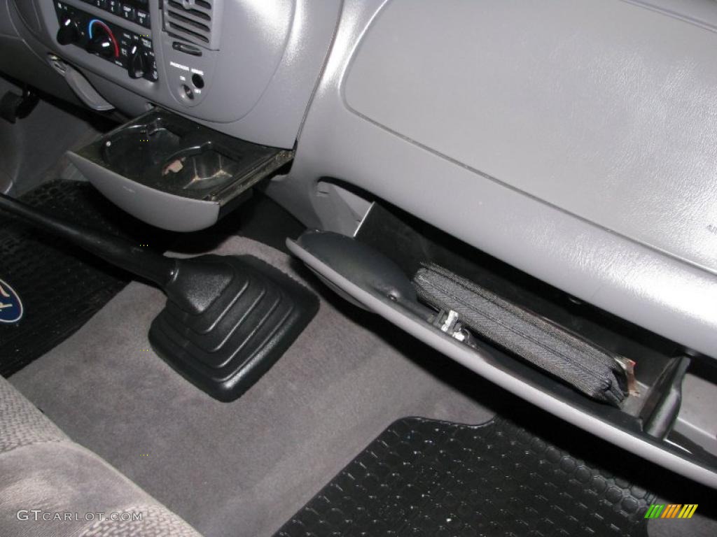 2002 F150 XLT Regular Cab - Silver Metallic / Dark Graphite photo #44