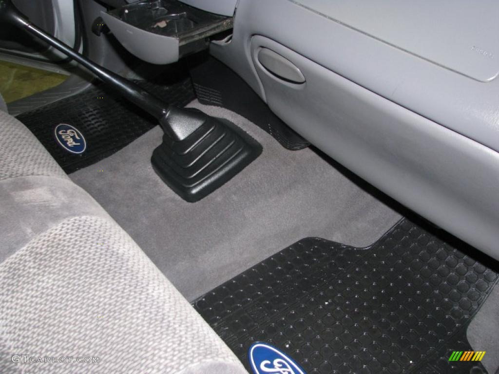 2002 F150 XLT Regular Cab - Silver Metallic / Dark Graphite photo #51