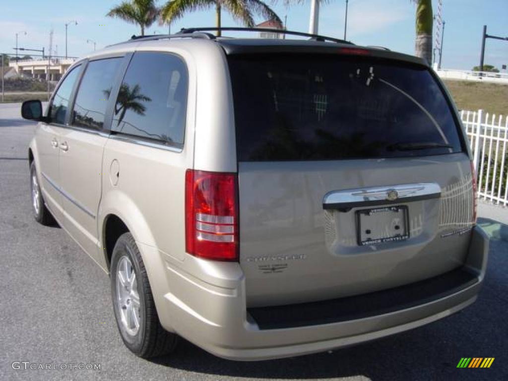 2009 Town & Country Signature Series - Light Sandstone Metallic / Medium Slate Gray/Light Shale photo #4