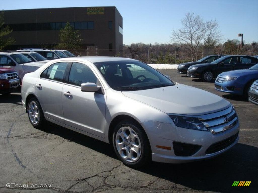 2010 Fusion SE - Brilliant Silver Metallic / Charcoal Black photo #1