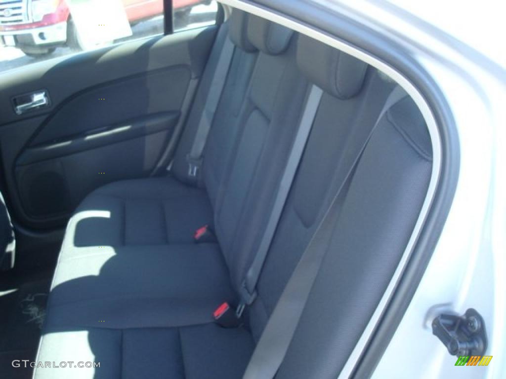 2010 Fusion SE - Brilliant Silver Metallic / Charcoal Black photo #8