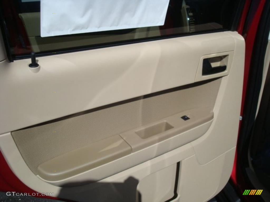 2010 Escape Limited V6 4WD - Sangria Red Metallic / Camel photo #14