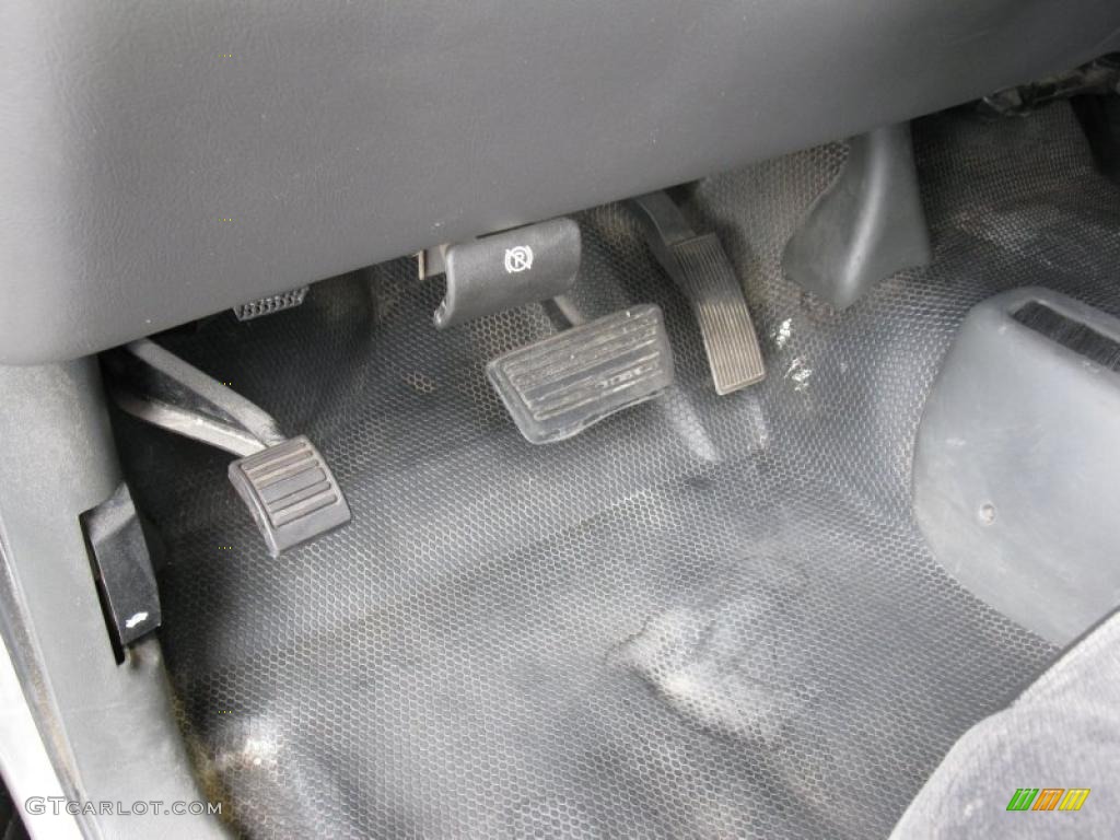 2006 Sierra 1500 SL Regular Cab 4x4 - Silver Birch Metallic / Dark Pewter photo #15