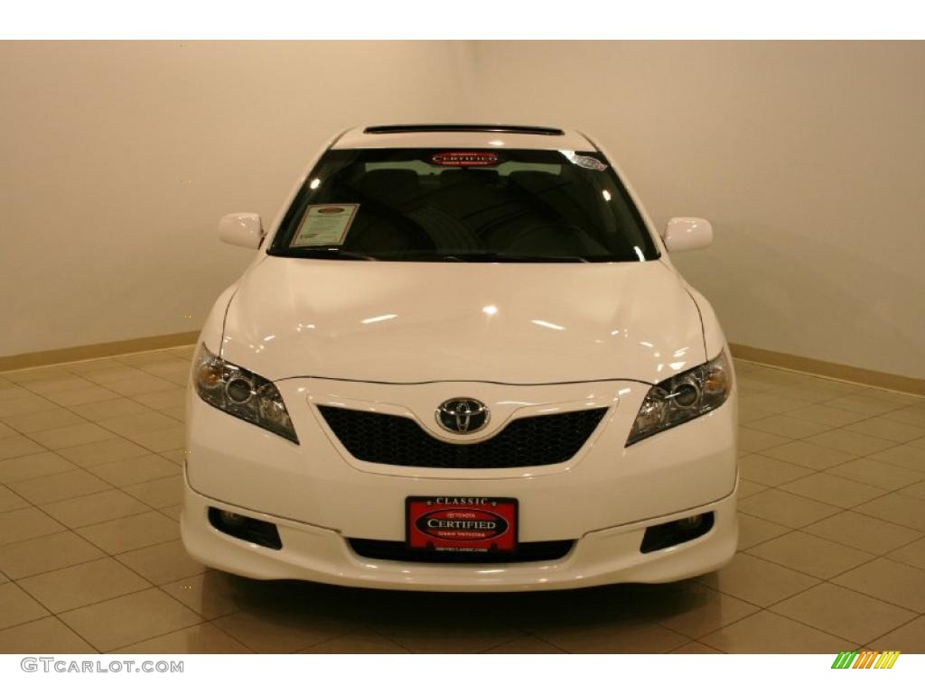 2008 Camry SE - Super White / Dark Charcoal photo #2