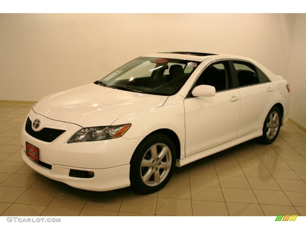 2008 Camry SE - Super White / Dark Charcoal photo #3