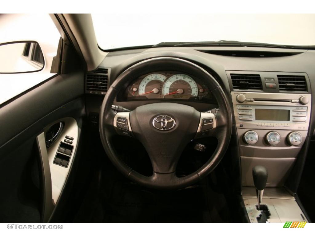 2008 Camry SE - Super White / Dark Charcoal photo #10