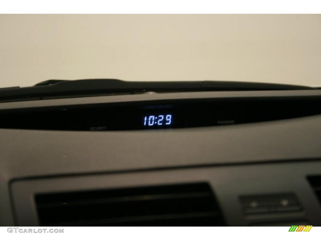 2008 Camry SE - Super White / Dark Charcoal photo #14