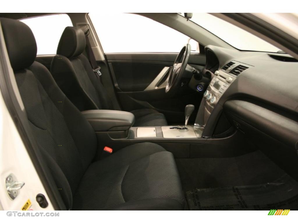 2008 Camry SE - Super White / Dark Charcoal photo #16