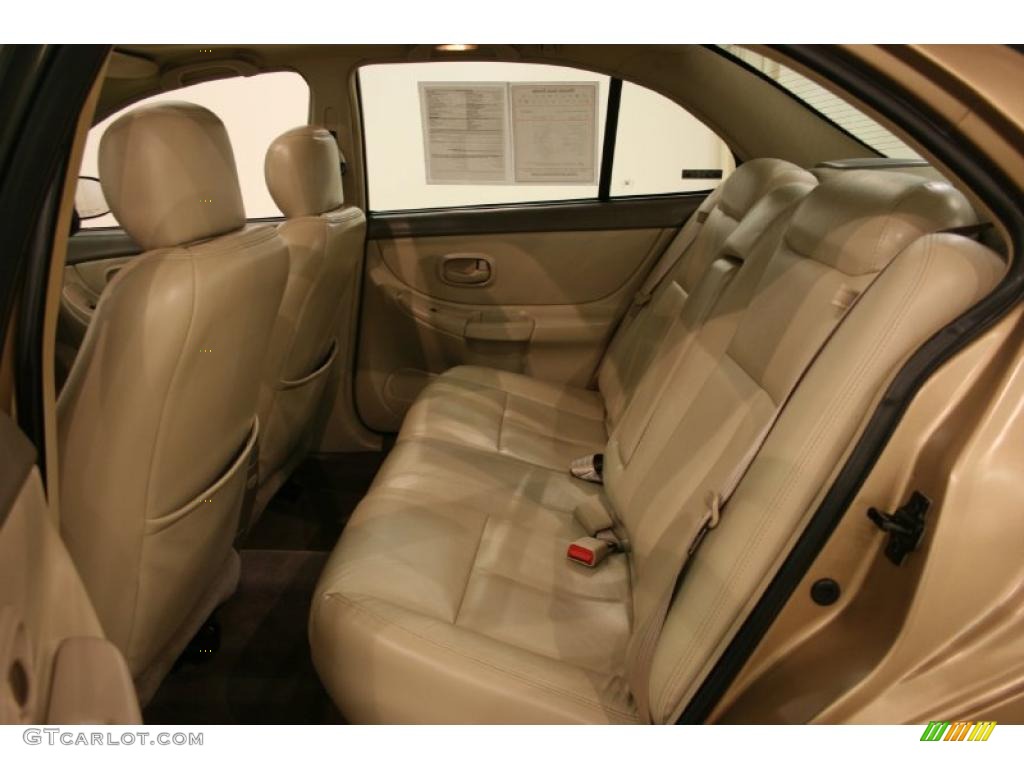 1998 Intrigue GL - Gold Metallic / Beige photo #17