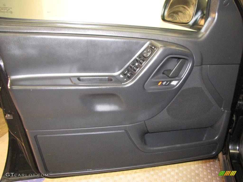 2003 Grand Cherokee Laredo 4x4 - Brilliant Black / Dark Slate Gray photo #15