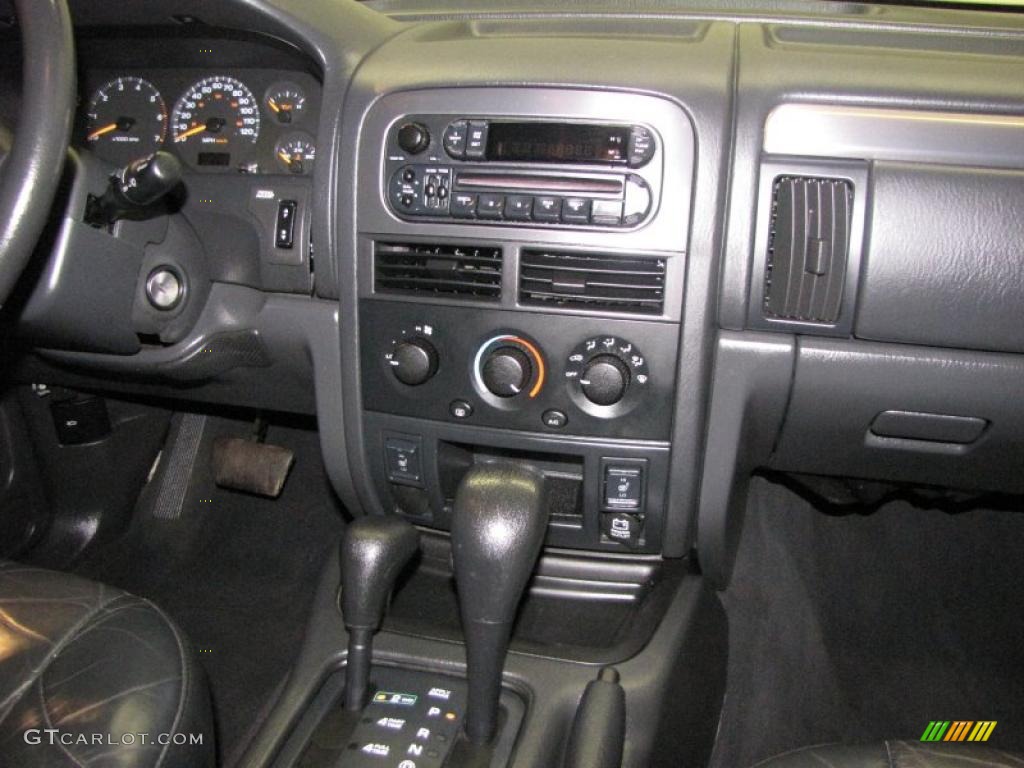 2003 Grand Cherokee Laredo 4x4 - Brilliant Black / Dark Slate Gray photo #18