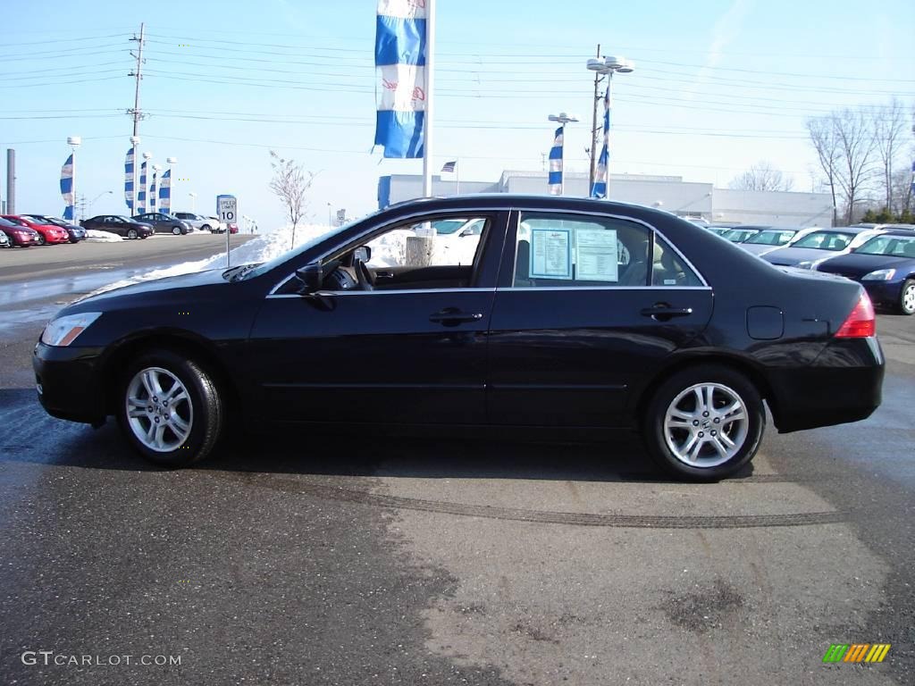 2006 Accord SE Sedan - Nighthawk Black Pearl / Ivory photo #2