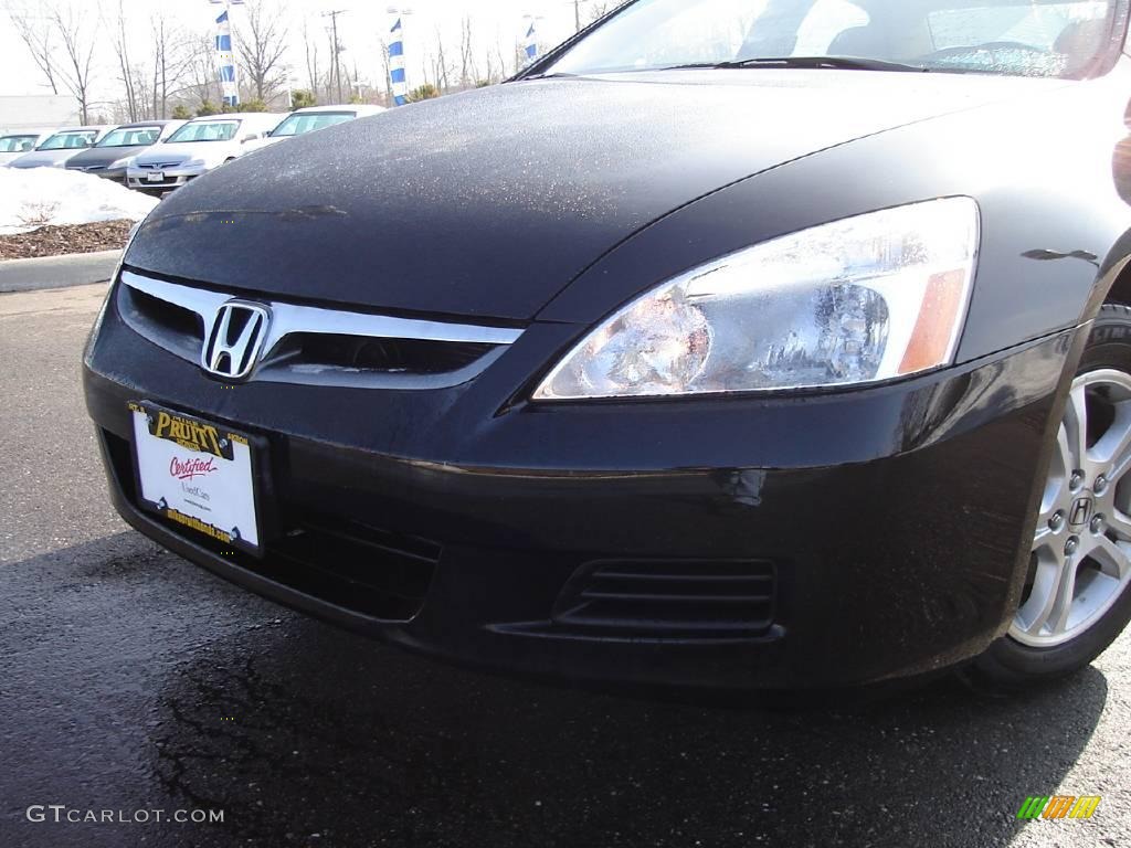 2006 Accord SE Sedan - Nighthawk Black Pearl / Ivory photo #9