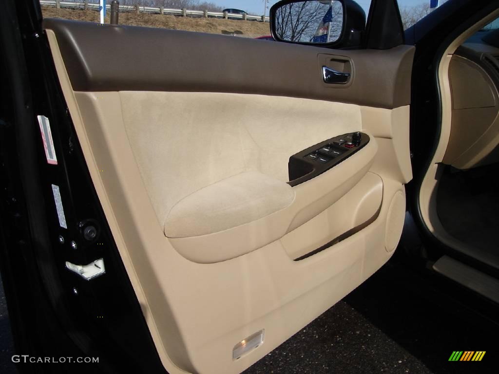 2006 Accord SE Sedan - Nighthawk Black Pearl / Ivory photo #19