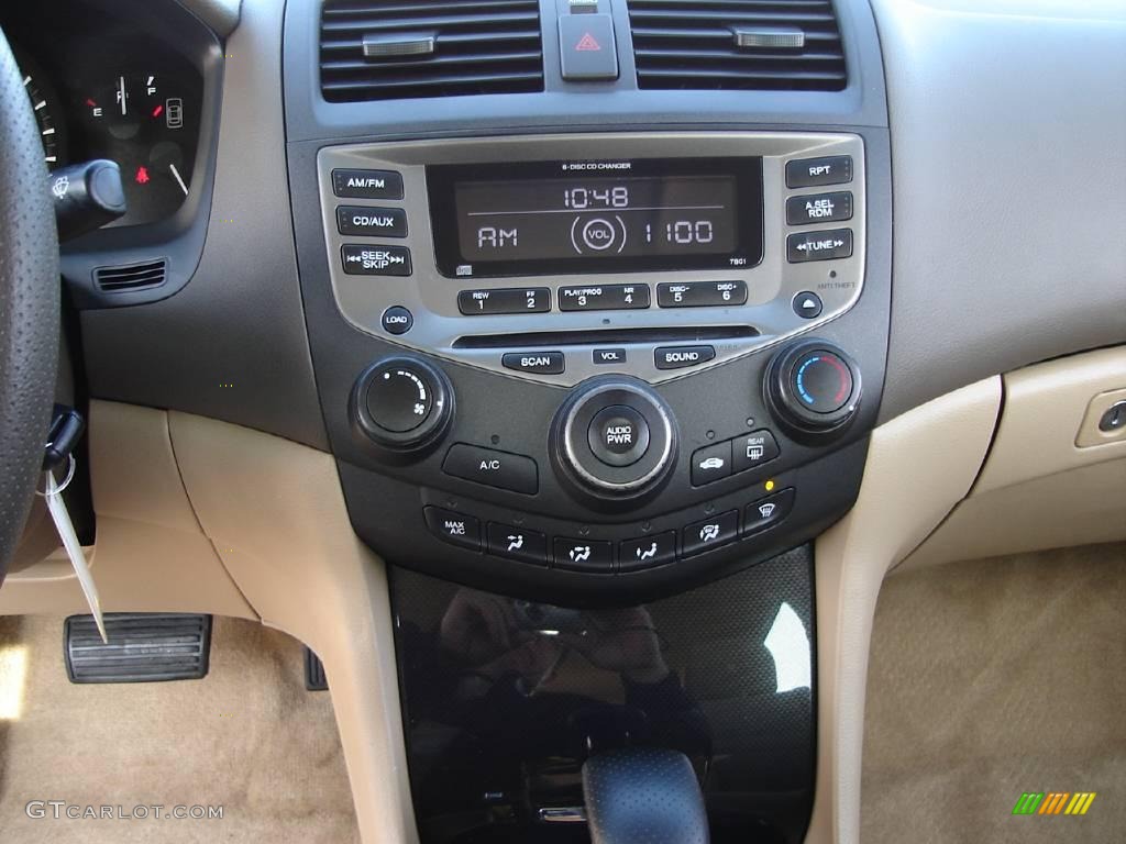 2006 Accord SE Sedan - Nighthawk Black Pearl / Ivory photo #23