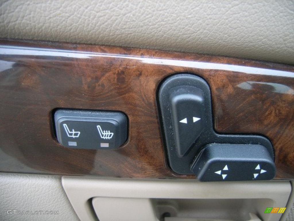 2004 Grand Marquis LS - Arizona Beige Metallic / Medium Parchment photo #22