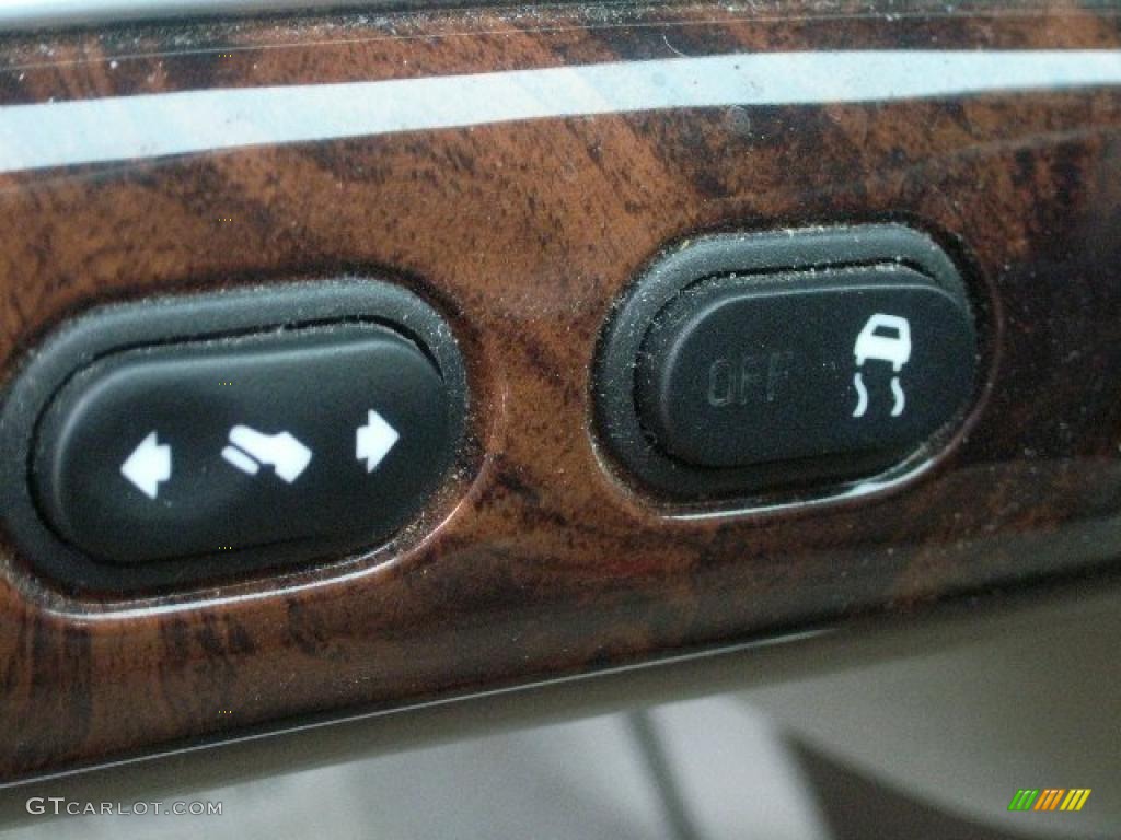 2004 Grand Marquis LS - Arizona Beige Metallic / Medium Parchment photo #23