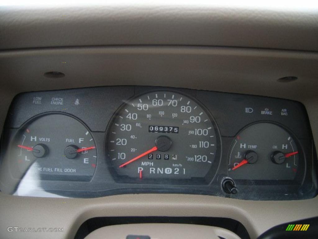 2004 Grand Marquis LS - Arizona Beige Metallic / Medium Parchment photo #30