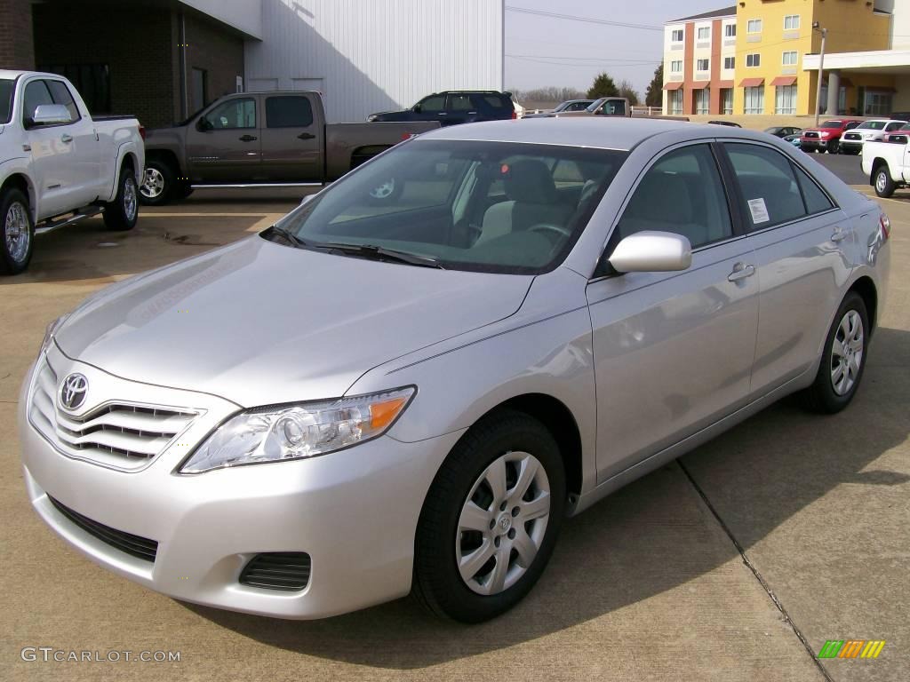 2010 Camry LE - Classic Silver Metallic / Bisque photo #2