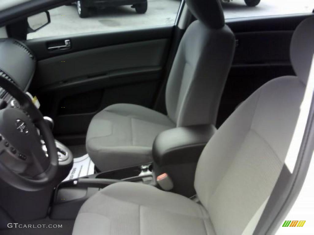 2010 Sentra 2.0 SR - Aspen White / Beige photo #12