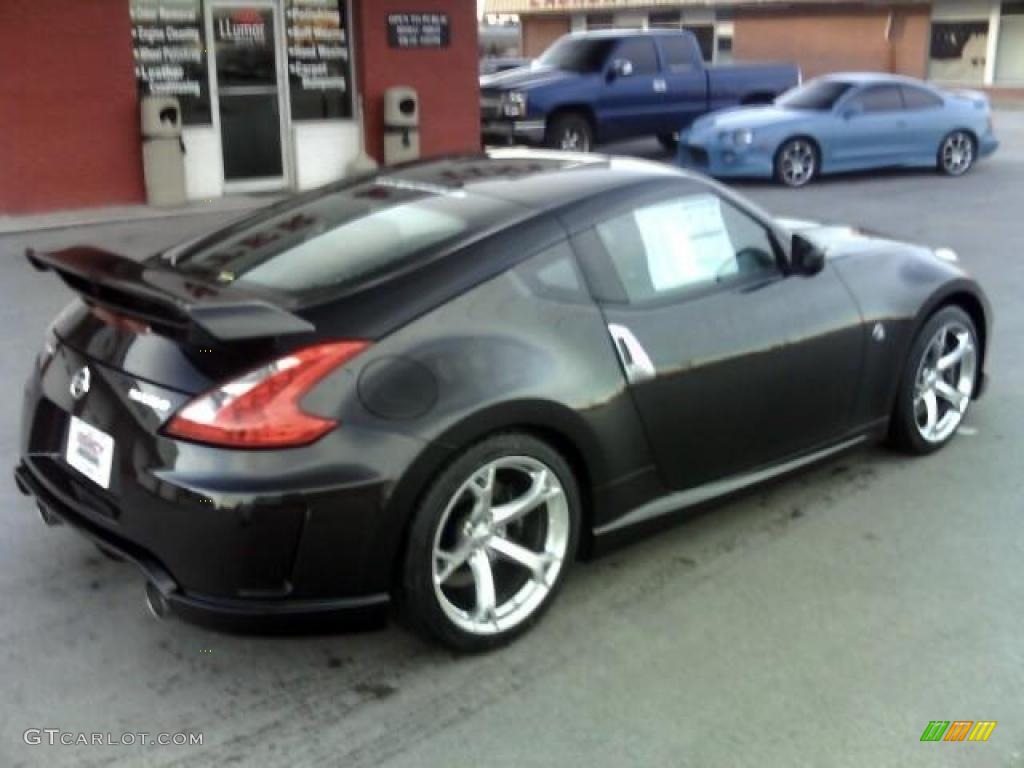 2010 370Z NISMO Coupe - Magnetic Black / NISMO Black/Red Cloth photo #5