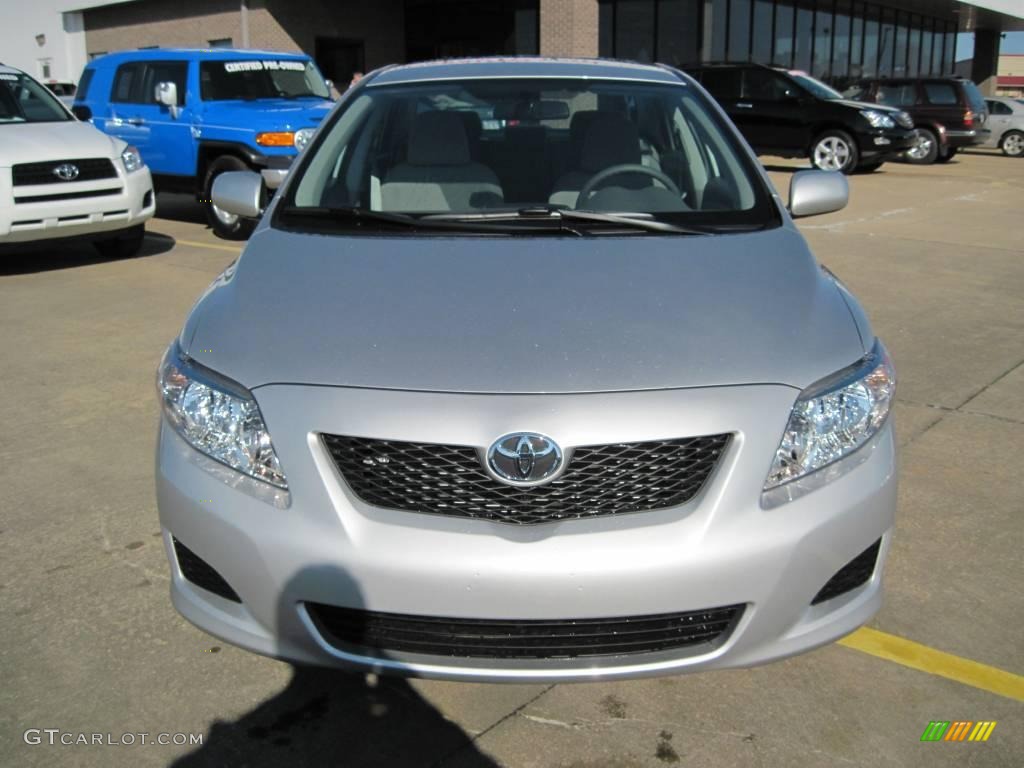 2010 Corolla LE - Classic Silver Metallic / Ash photo #5