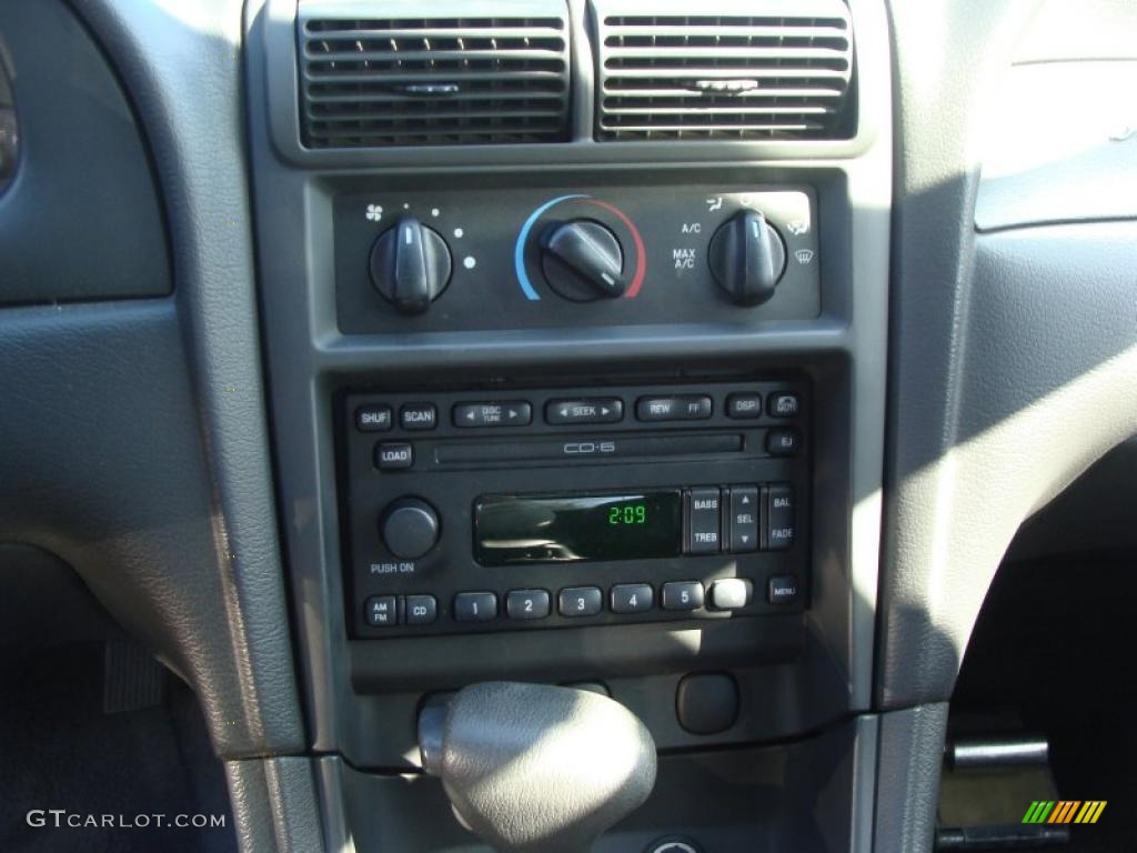 2003 Mustang V6 Convertible - Torch Red / Dark Charcoal photo #20