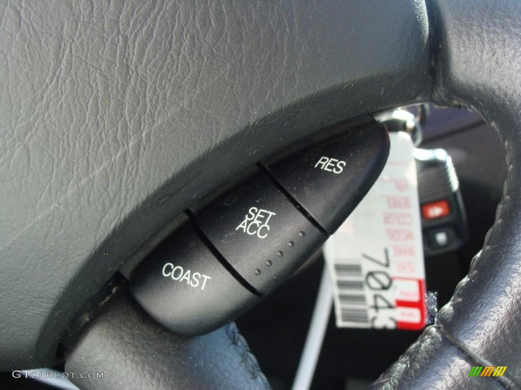 2007 Focus ZX5 SES Hatchback - Dark Toreador Red Metallic / Charcoal/Light Flint photo #22