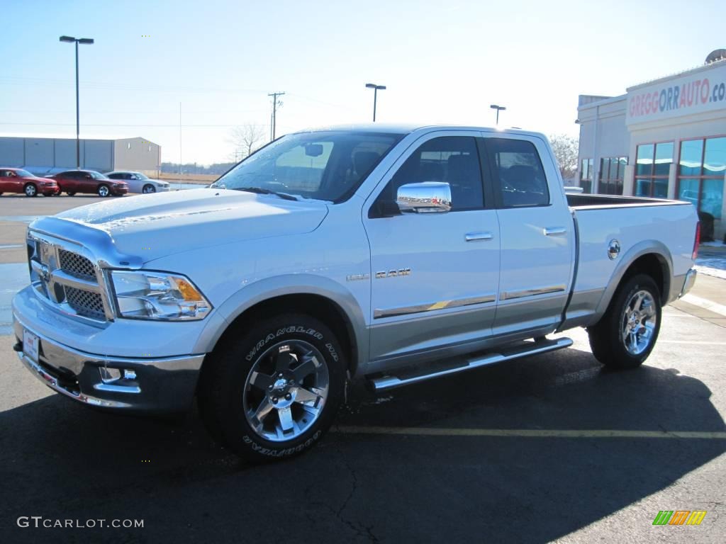 2010 Ram 1500 Laramie Quad Cab 4x4 - Stone White / Light Pebble Beige/Bark Brown photo #2