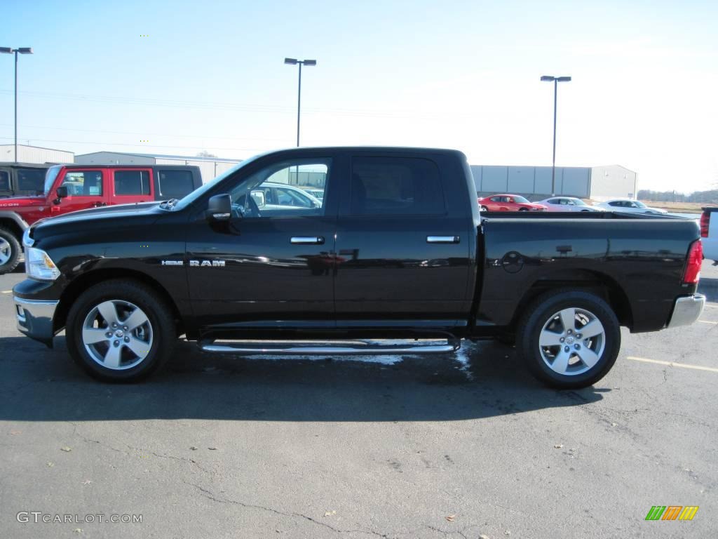 2010 Ram 1500 Big Horn Crew Cab - Brilliant Black Crystal Pearl / Dark Slate/Medium Graystone photo #3