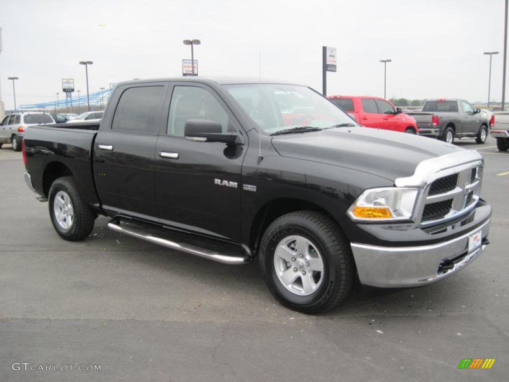 2010 Ram 1500 Big Horn Crew Cab 4x4 - Brilliant Black Crystal Pearl / Dark Slate/Medium Graystone photo #3