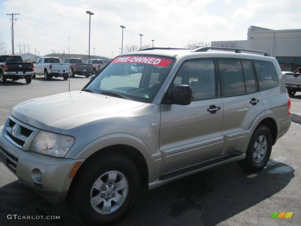 2003 Montero XLS 4x4 - Munich Silver Metallic / Gray photo #1