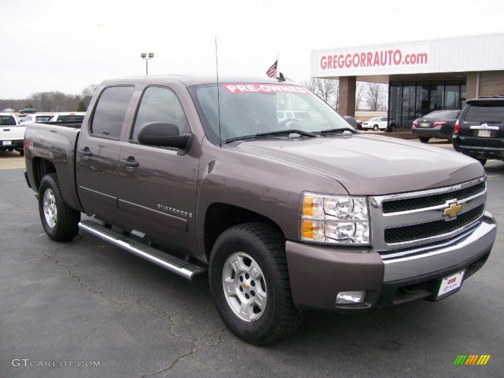 2008 Silverado 1500 LT Crew Cab 4x4 - Desert Brown Metallic / Ebony photo #1