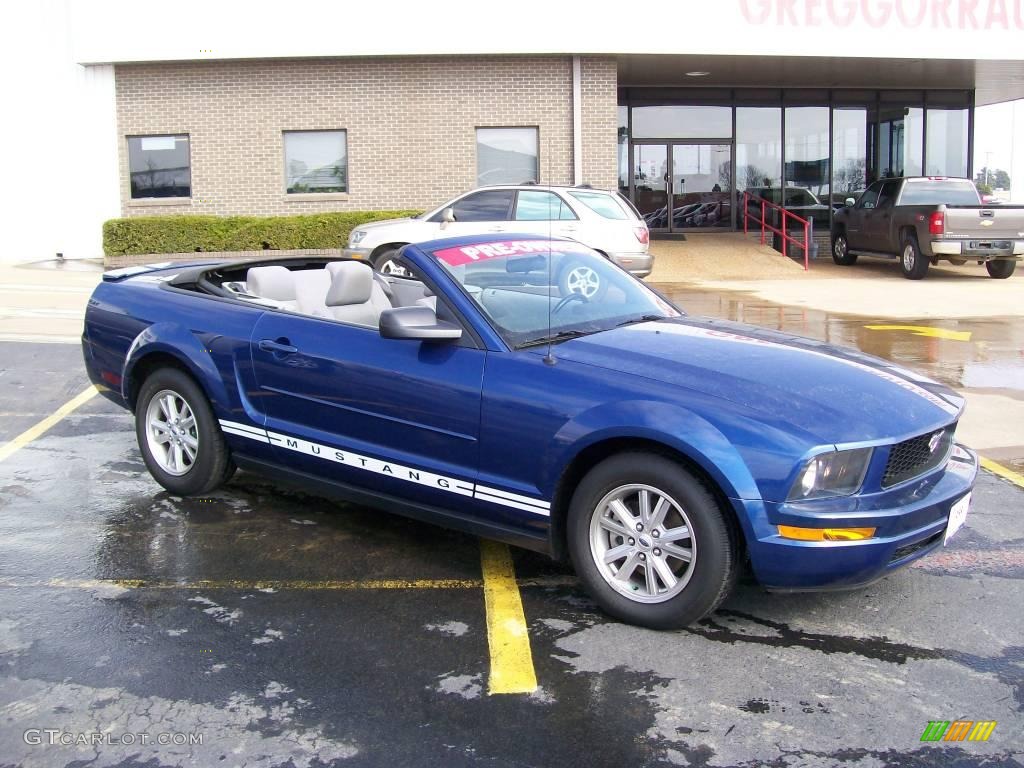 2008 Mustang V6 Deluxe Convertible - Vista Blue Metallic / Light Graphite photo #5