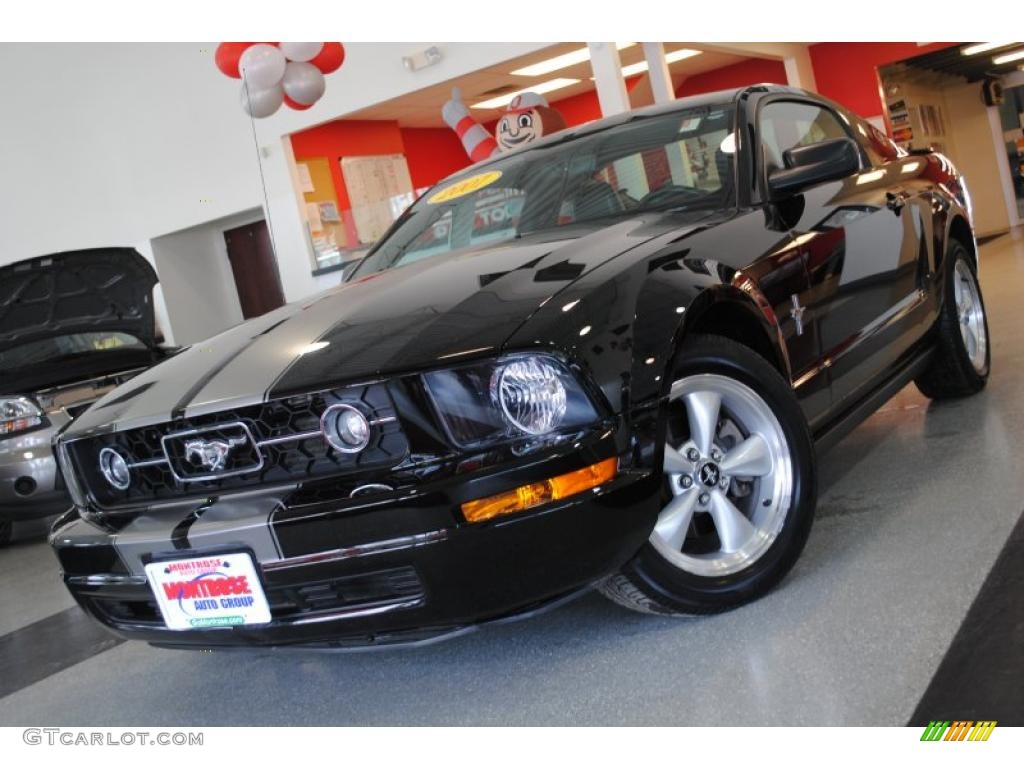 2007 Mustang V6 Premium Coupe - Black / Dark Charcoal photo #2