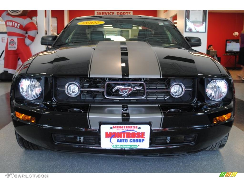 2007 Mustang V6 Premium Coupe - Black / Dark Charcoal photo #12