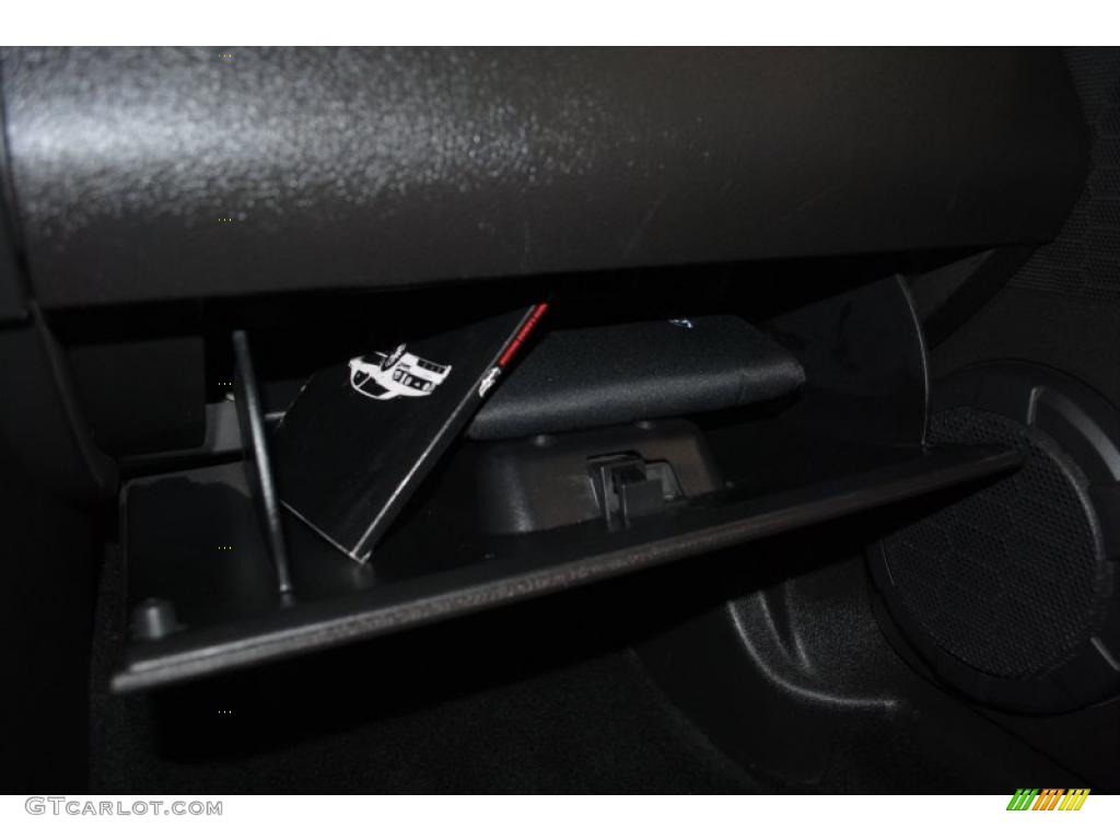 2007 Mustang V6 Premium Coupe - Black / Dark Charcoal photo #42