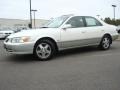 2001 Super White Toyota Camry LE  photo #2