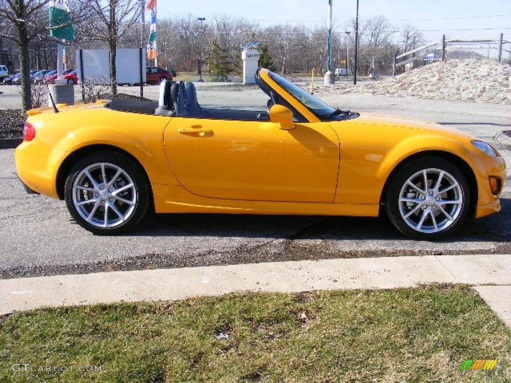 2009 MX-5 Miata Grand Touring Roadster - Competition Yellow / Black photo #7