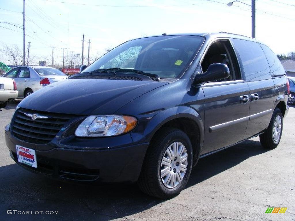2007 Town & Country  - Modern Blue Pearl / Medium Slate Gray photo #1